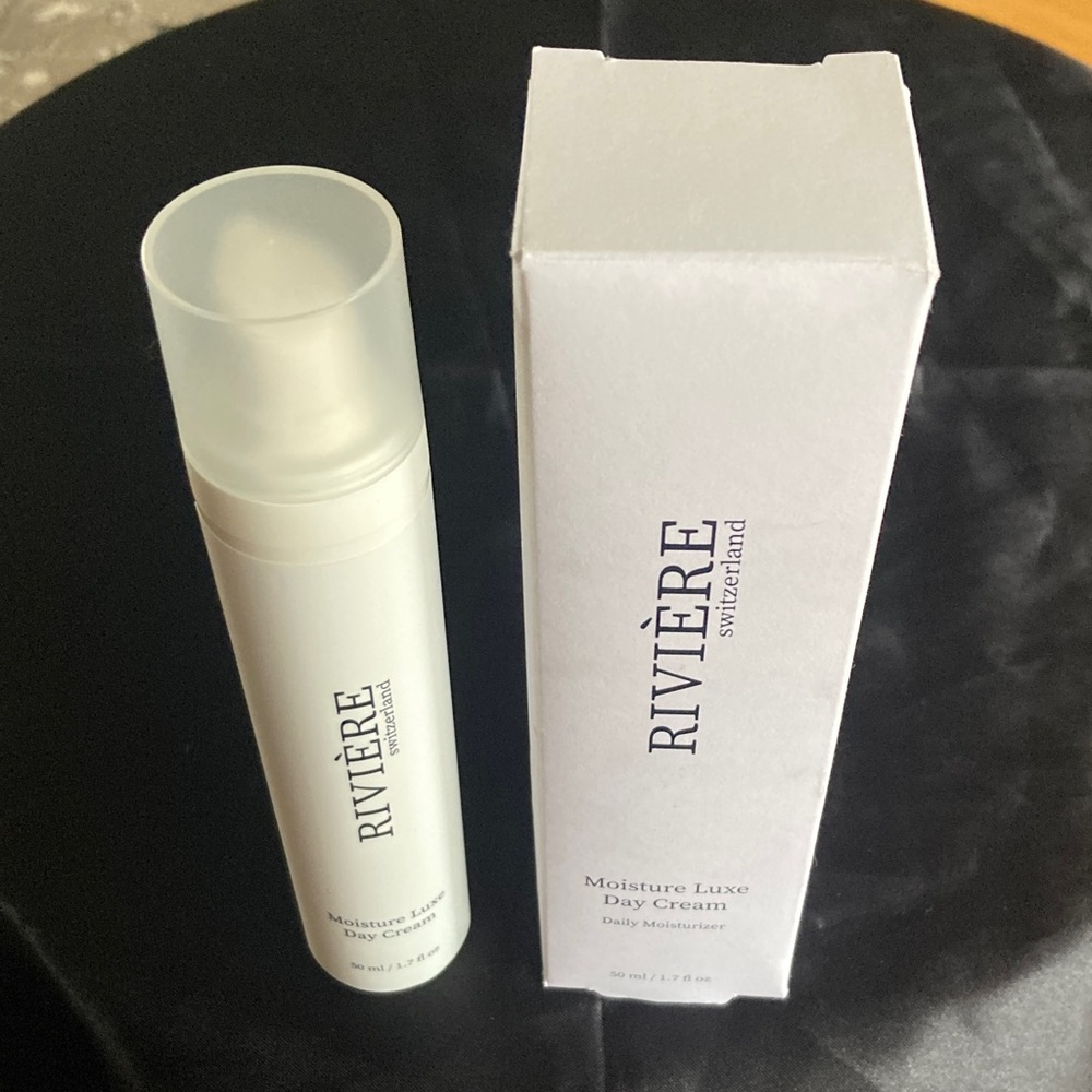 Moisture Luxe Day Cream — White